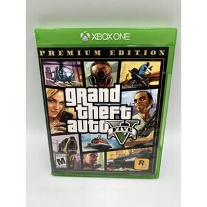Grand Theft Auto 5 V Premium Edition CIB W/ Map + Manual - Xbox One